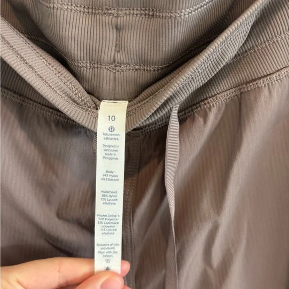 Lululemon Studio Crop - Picture 4 of 4